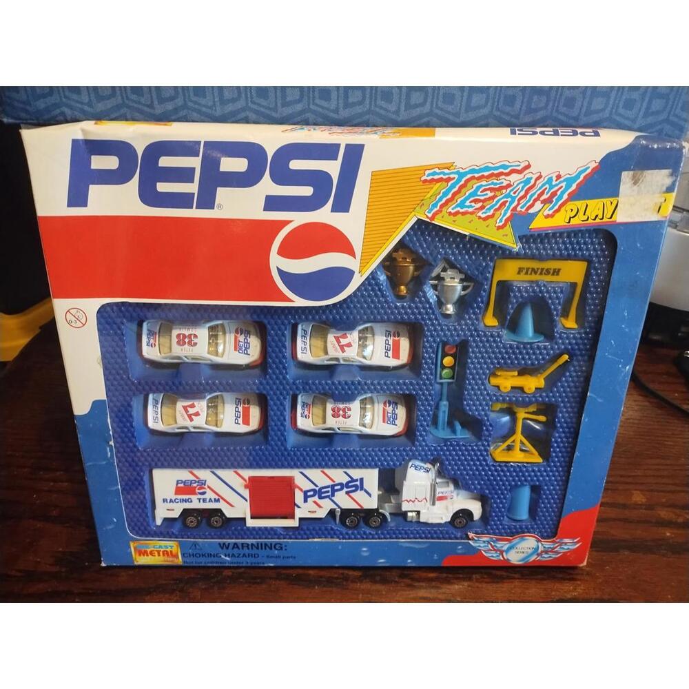 PEPSI‎ COLLECTION SERIES VINTAGE DIE CAST METAL TEAM PLAYSETS BRAND NEW